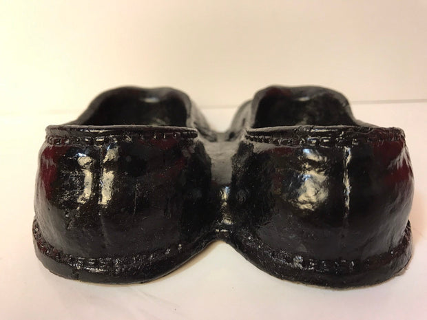 Syroco Wood Figurine   Pair of Mens Shoes/Slippers Hand painted Black 1940s  5 1/4&quot; x 4 1/2&quot; Collectible