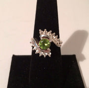 Sterling Silver .925  Bright Peridot Gem Ring w/14 small Cubic Zirconia